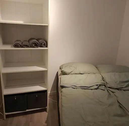 Cozy Apartment Close To Downtown